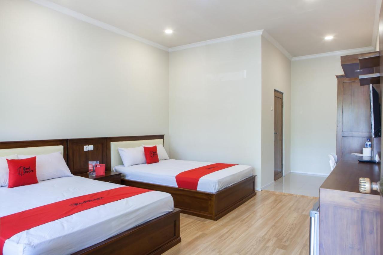 Reddoorz Plus Near Mall Roxy Banyuwangi Banyuwangi  Eksteriør billede