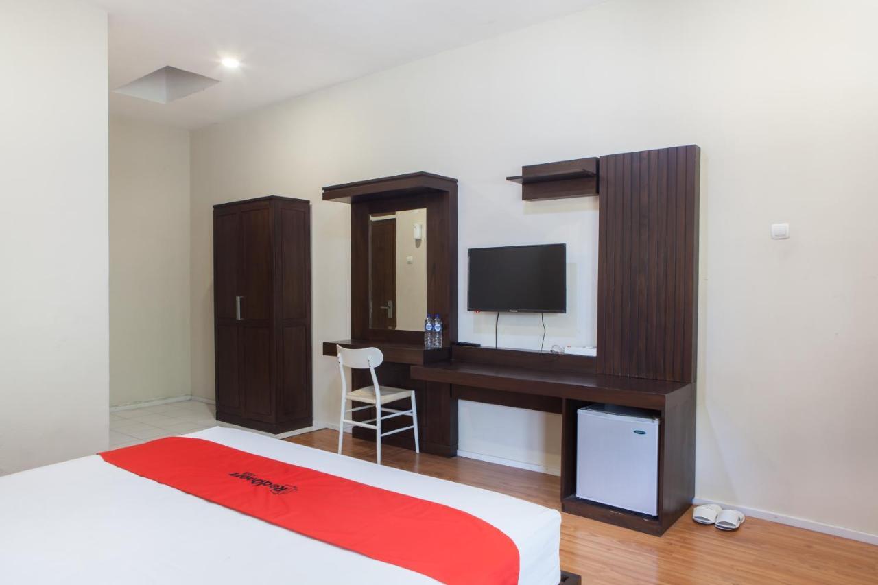 Reddoorz Plus Near Mall Roxy Banyuwangi Banyuwangi  Eksteriør billede