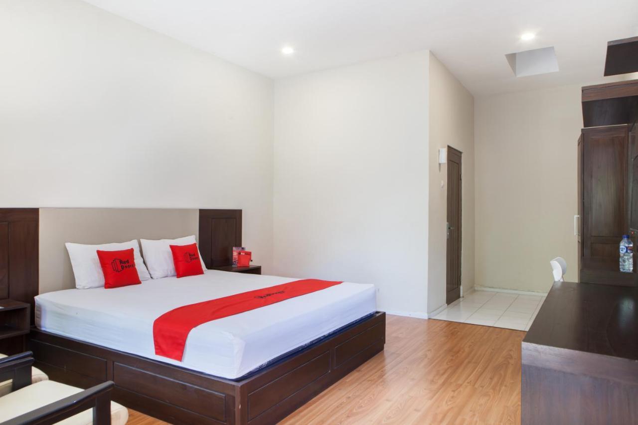 Reddoorz Plus Near Mall Roxy Banyuwangi Banyuwangi  Eksteriør billede