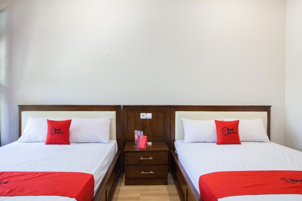 Reddoorz Plus Near Mall Roxy Banyuwangi Banyuwangi  Eksteriør billede