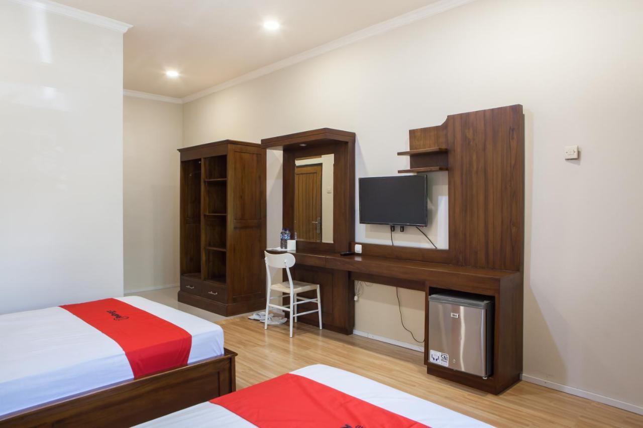 Reddoorz Plus Near Mall Roxy Banyuwangi Banyuwangi  Eksteriør billede