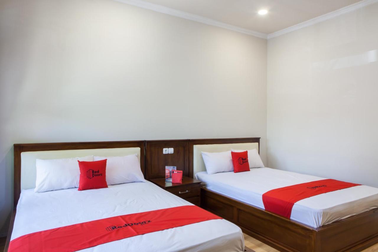Reddoorz Plus Near Mall Roxy Banyuwangi Banyuwangi  Eksteriør billede