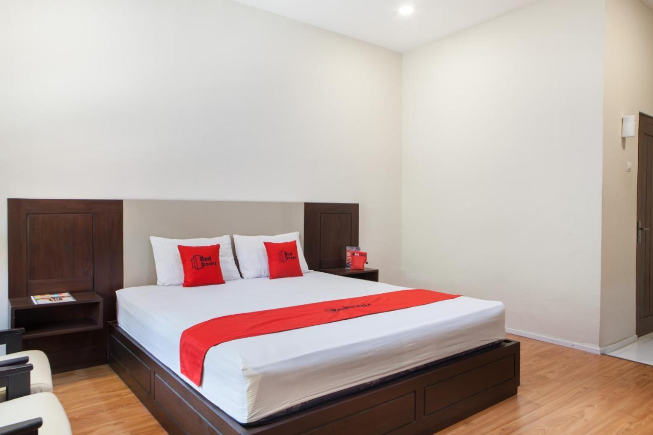 Reddoorz Plus Near Mall Roxy Banyuwangi Banyuwangi  Eksteriør billede