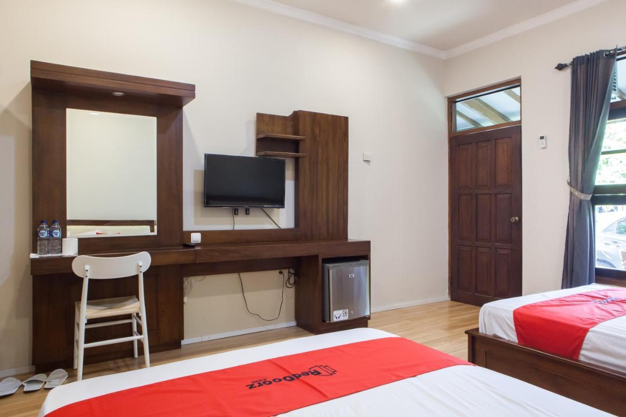 Reddoorz Plus Near Mall Roxy Banyuwangi Banyuwangi  Eksteriør billede