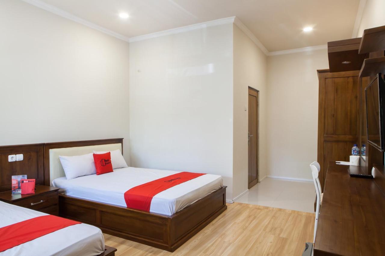 Reddoorz Plus Near Mall Roxy Banyuwangi Banyuwangi  Eksteriør billede